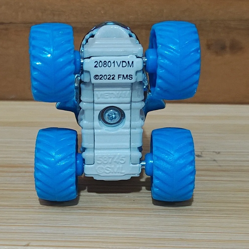 Monster Jam Mini Megalodon Chrome Blue Truck HTF Rare 1/87 Series 8 2022